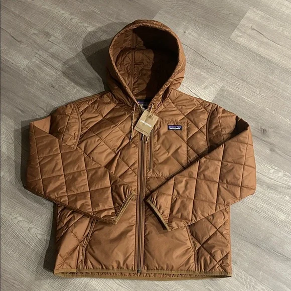 PATAGONIA | Women's Diamond Quilted Bomber Hoody - Picture 1 of 12